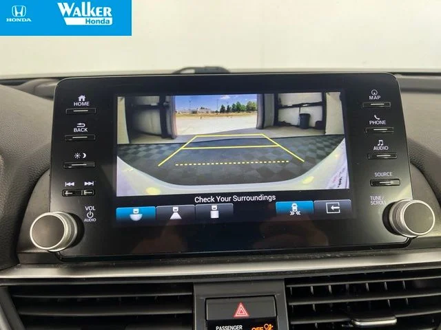 Used 2022 White Honda Touring image 25
