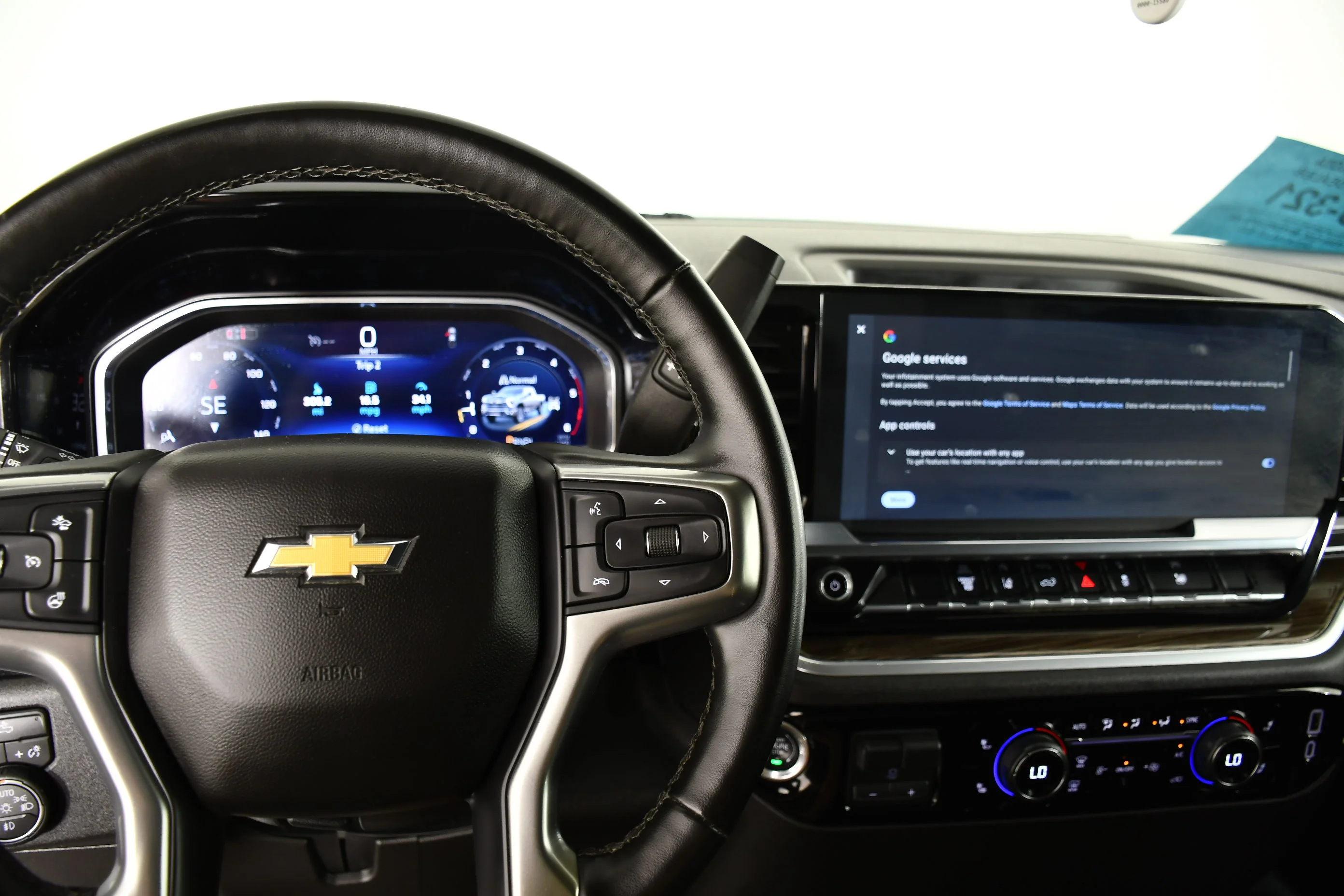 Used 2025 Summit White Chevrolet LT image 16