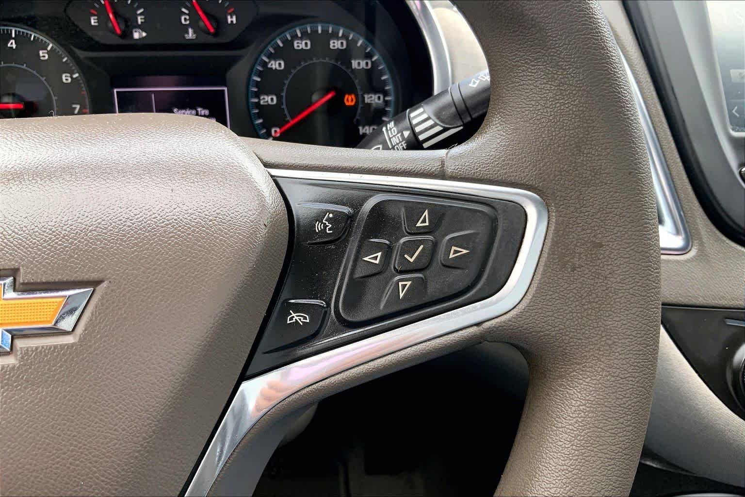 Used 2018 SUMMIT WHITE Chevrolet LT image 25