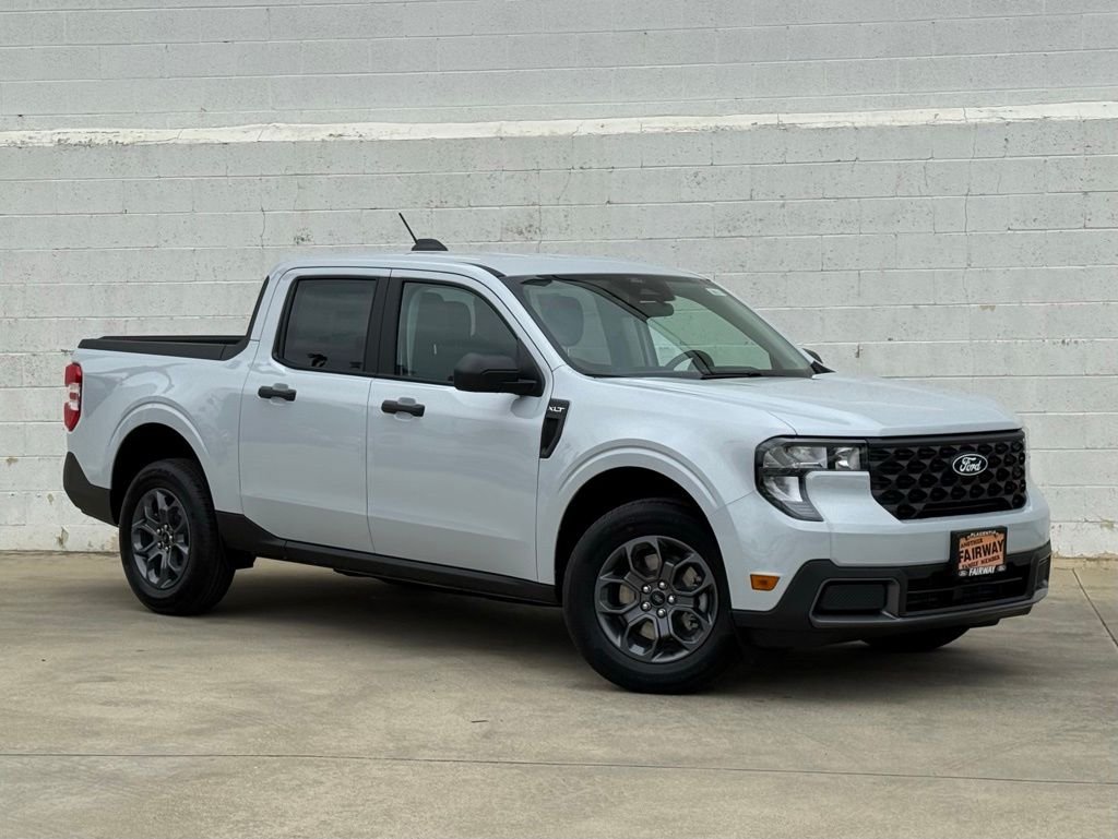 Space White Metallic 2026 Ford Maverick XLT SuperCrew FWD Pickup Truck Front-Wheel Drive