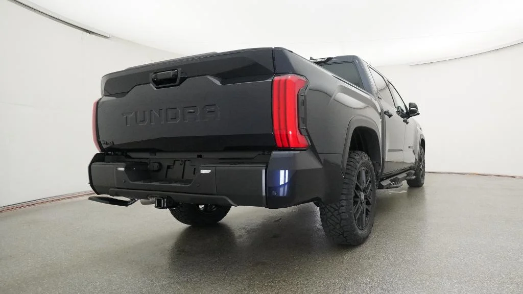 2026 Toyota Tundra Limited - Photo 9