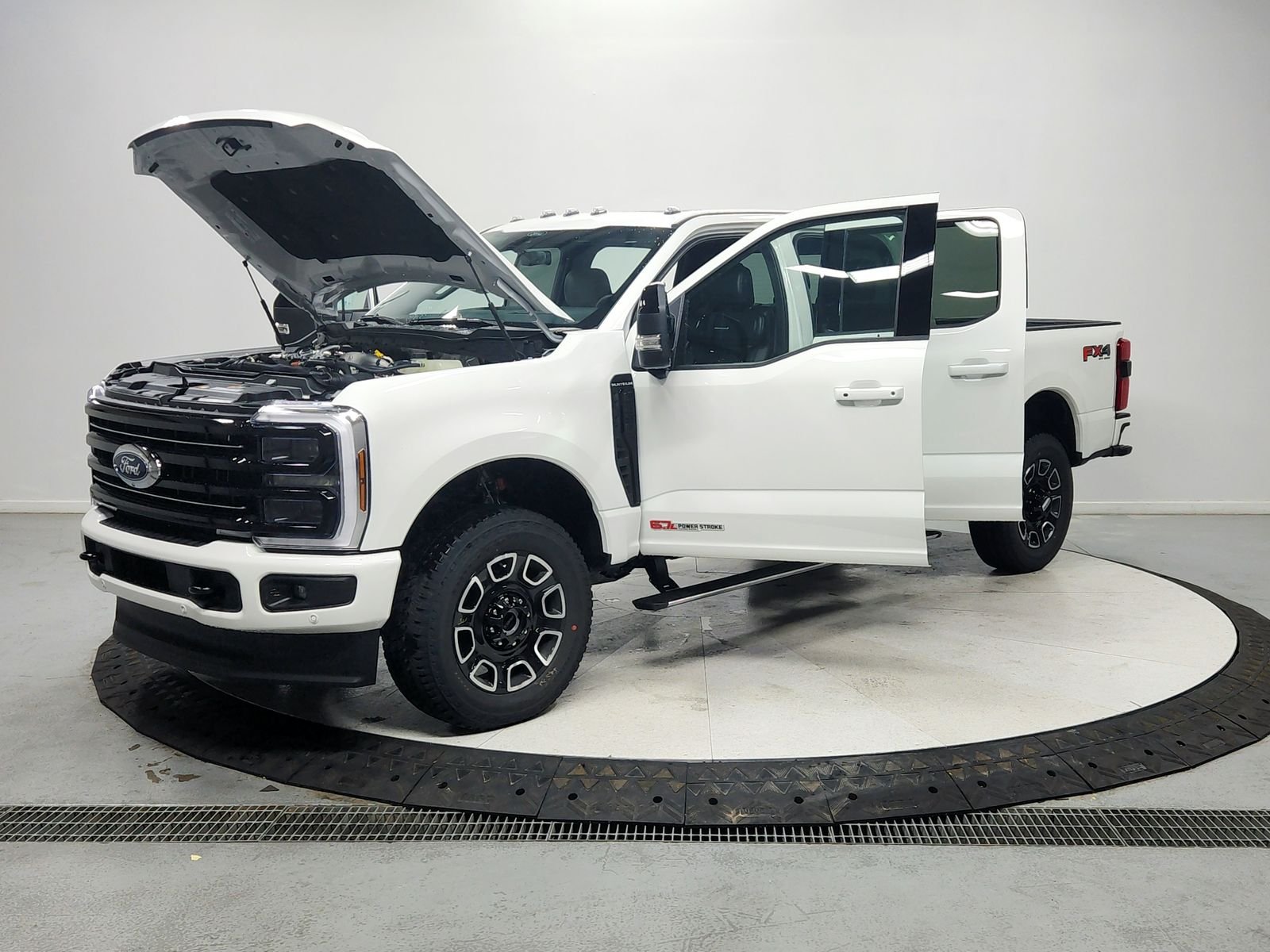 2026 Ford F-350 Super Duty Platinum - Photo 11