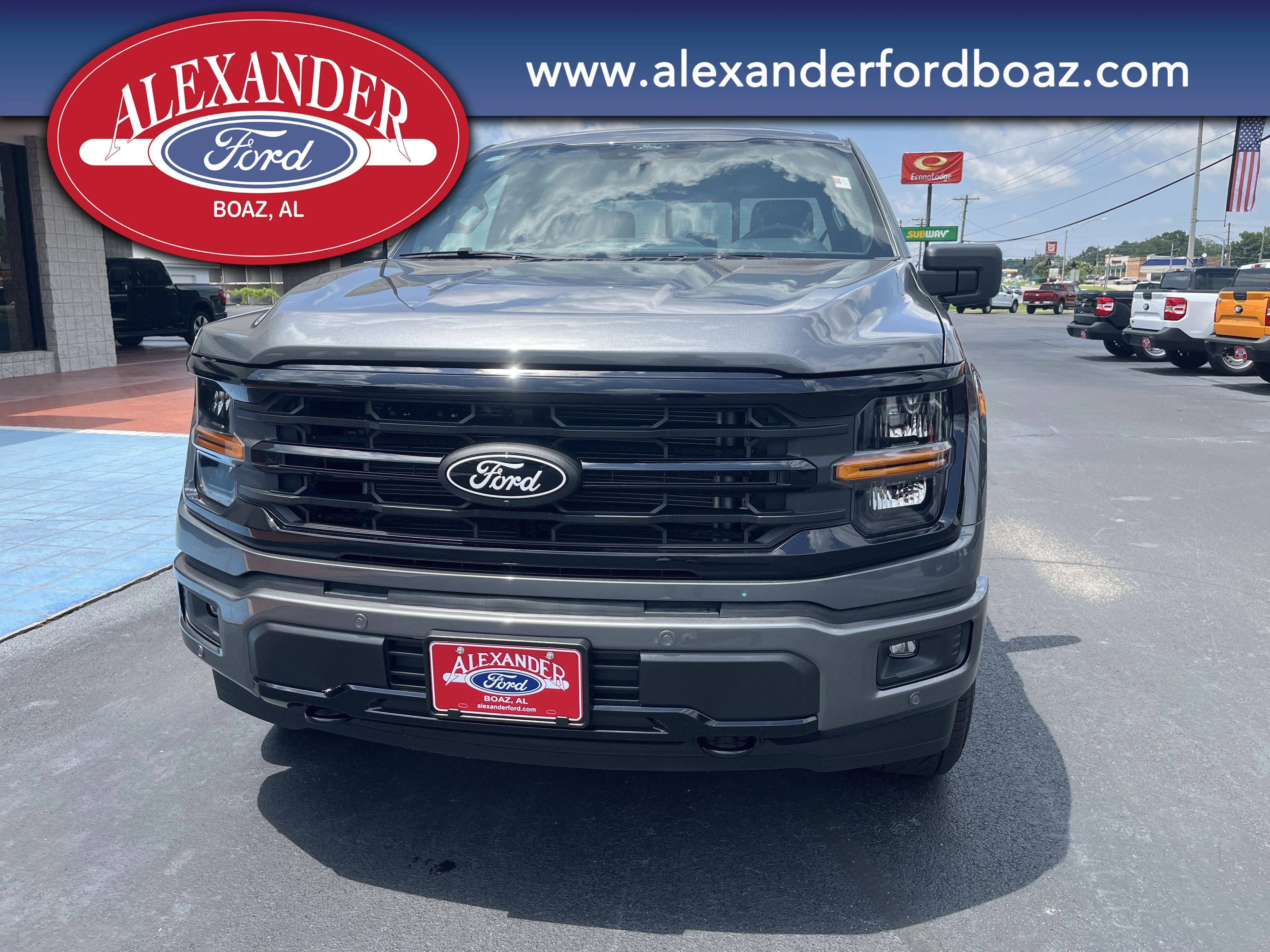 New 2026 Carbonized Gray Metallic Ford XLT image 5