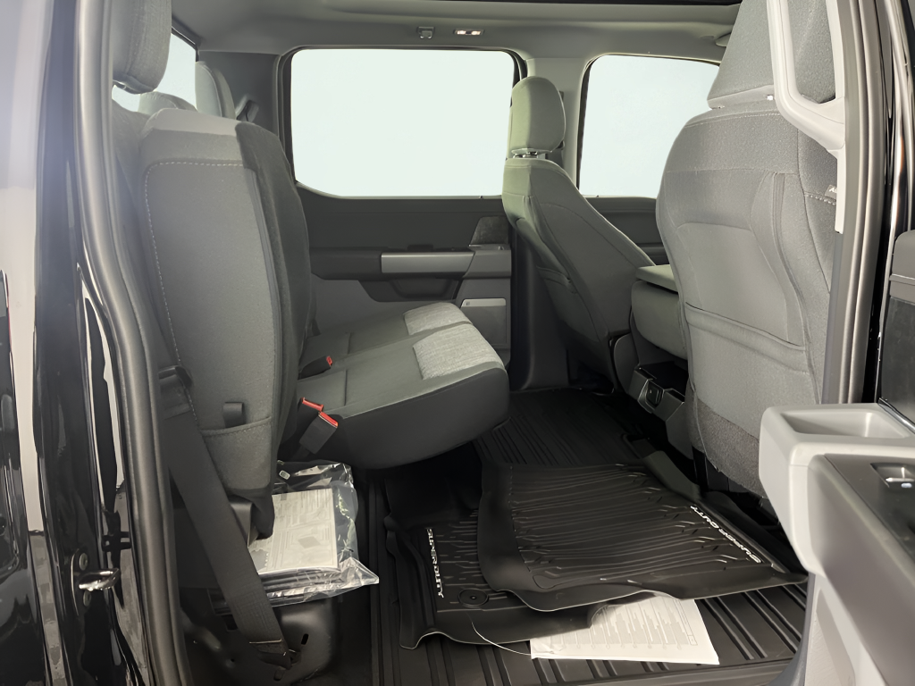 2026 Ford F-350 Super Duty XLT - Photo 11