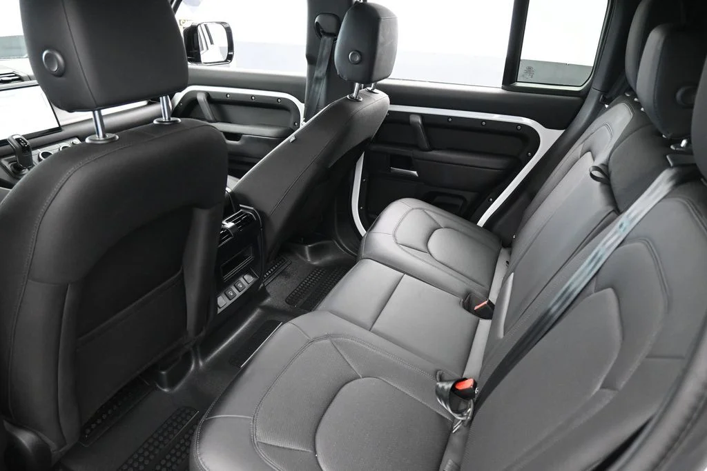 Used 2025 White Land Rover S image 46