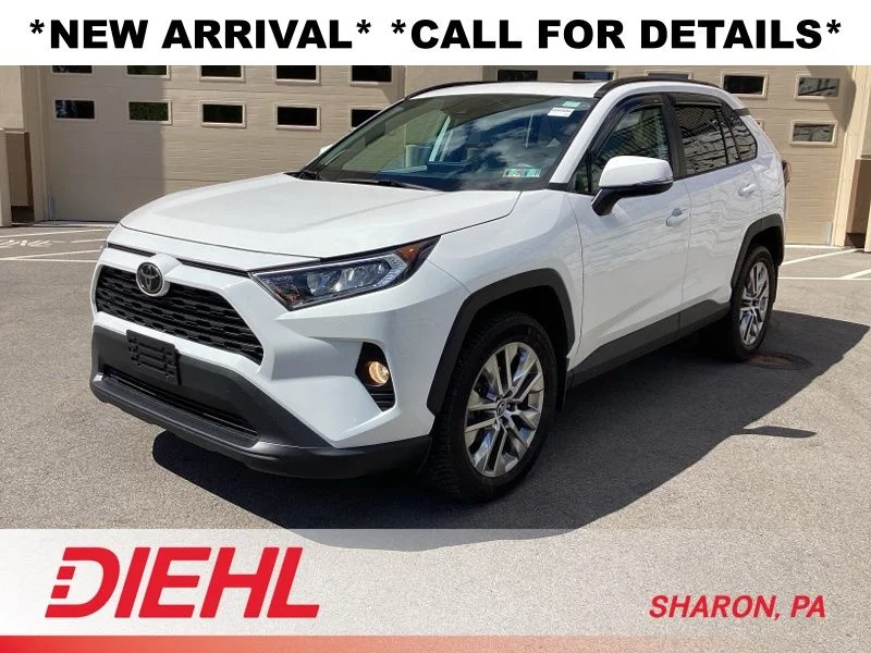 Used 2020 White Toyota XLE Premium image 3