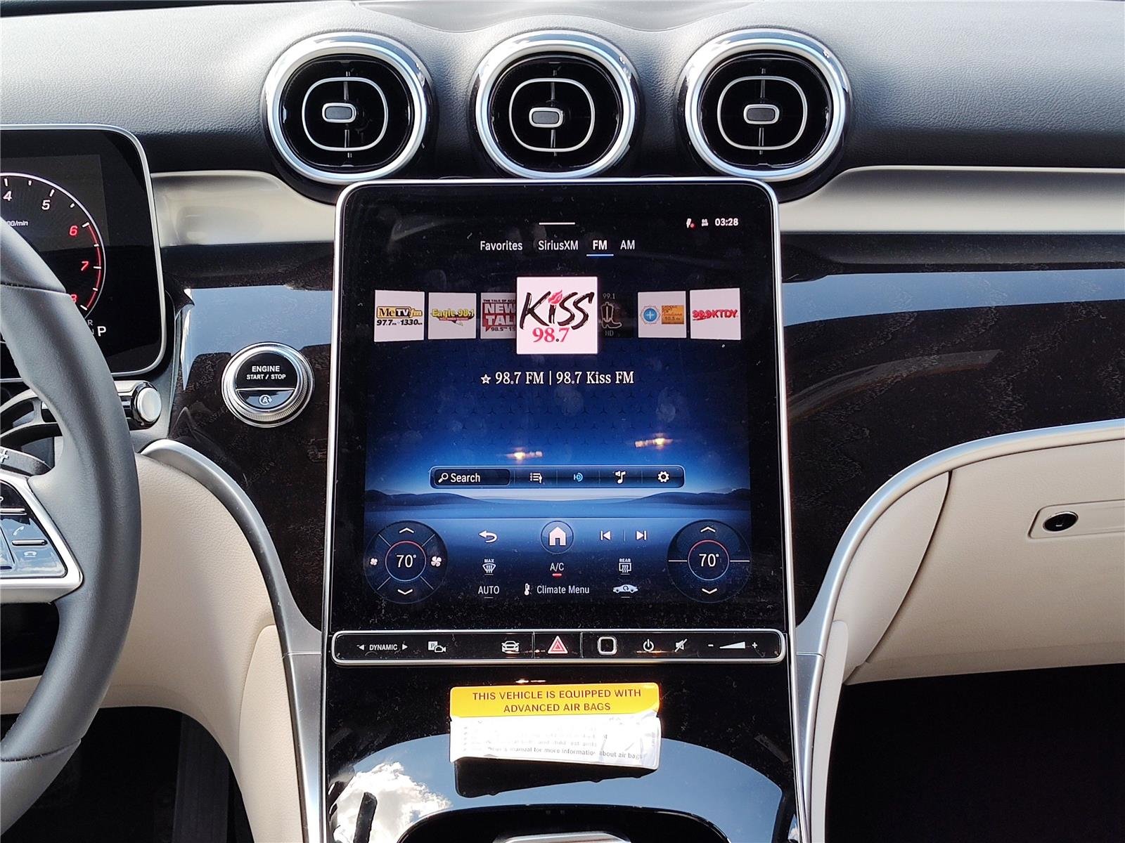 New 2026 Polar White Mercedes-Benz GLC 300 image 8
