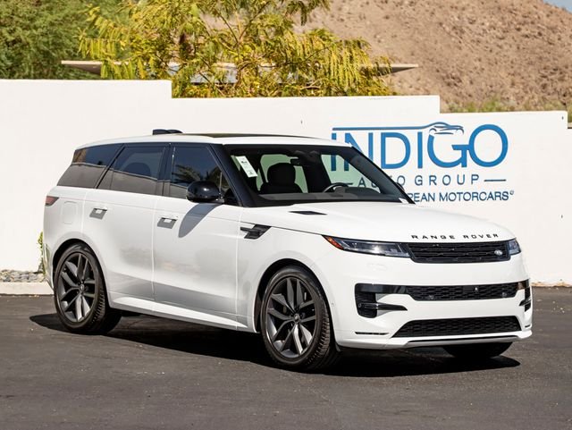 Used 2024 Fuji White Land Rover Dynamic SE image 4