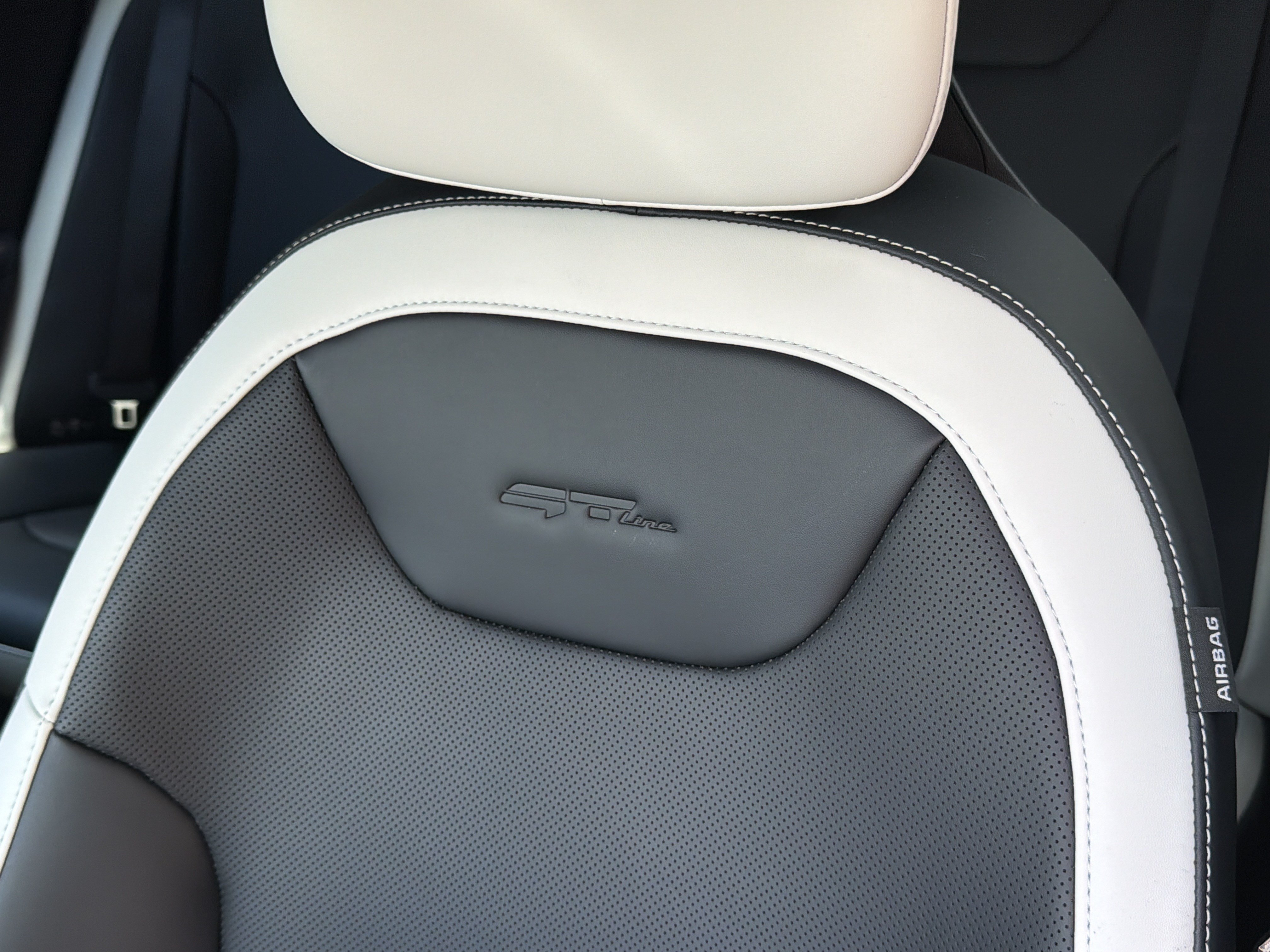 New 2026 Snow White Pearl Kia GT-Line image 17