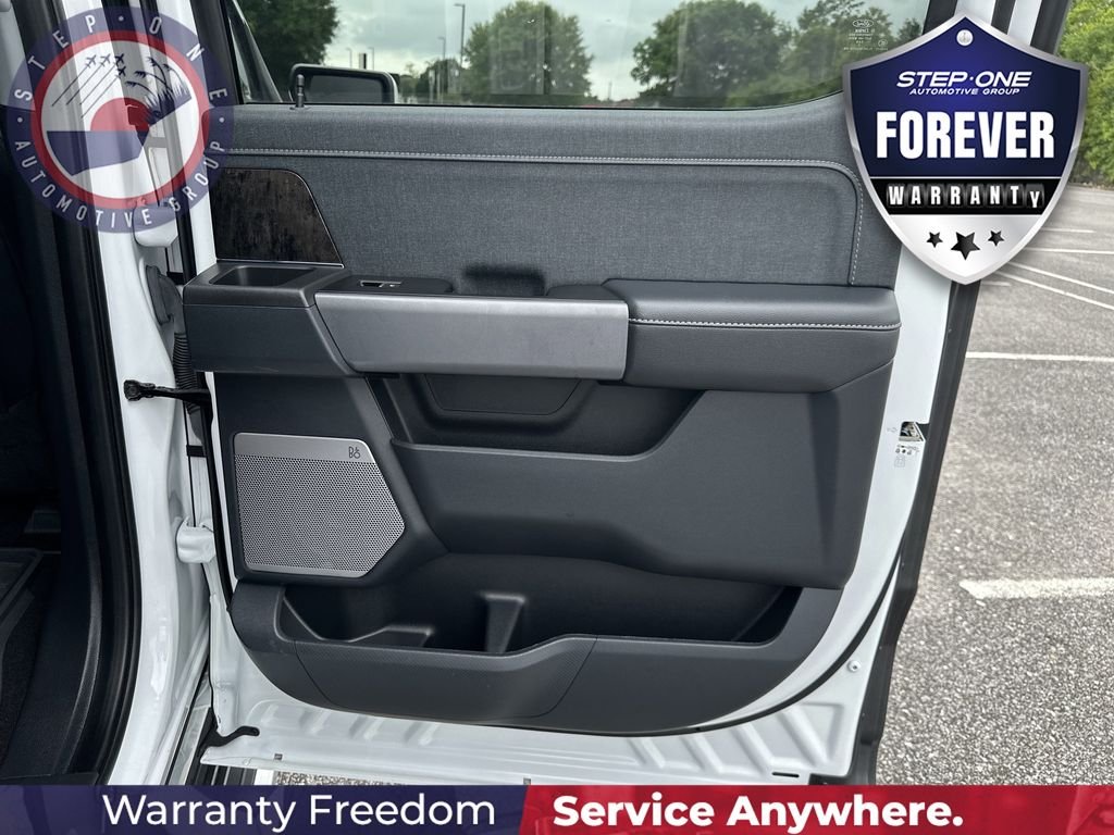 Used 2022 White Ford Lariat image 32