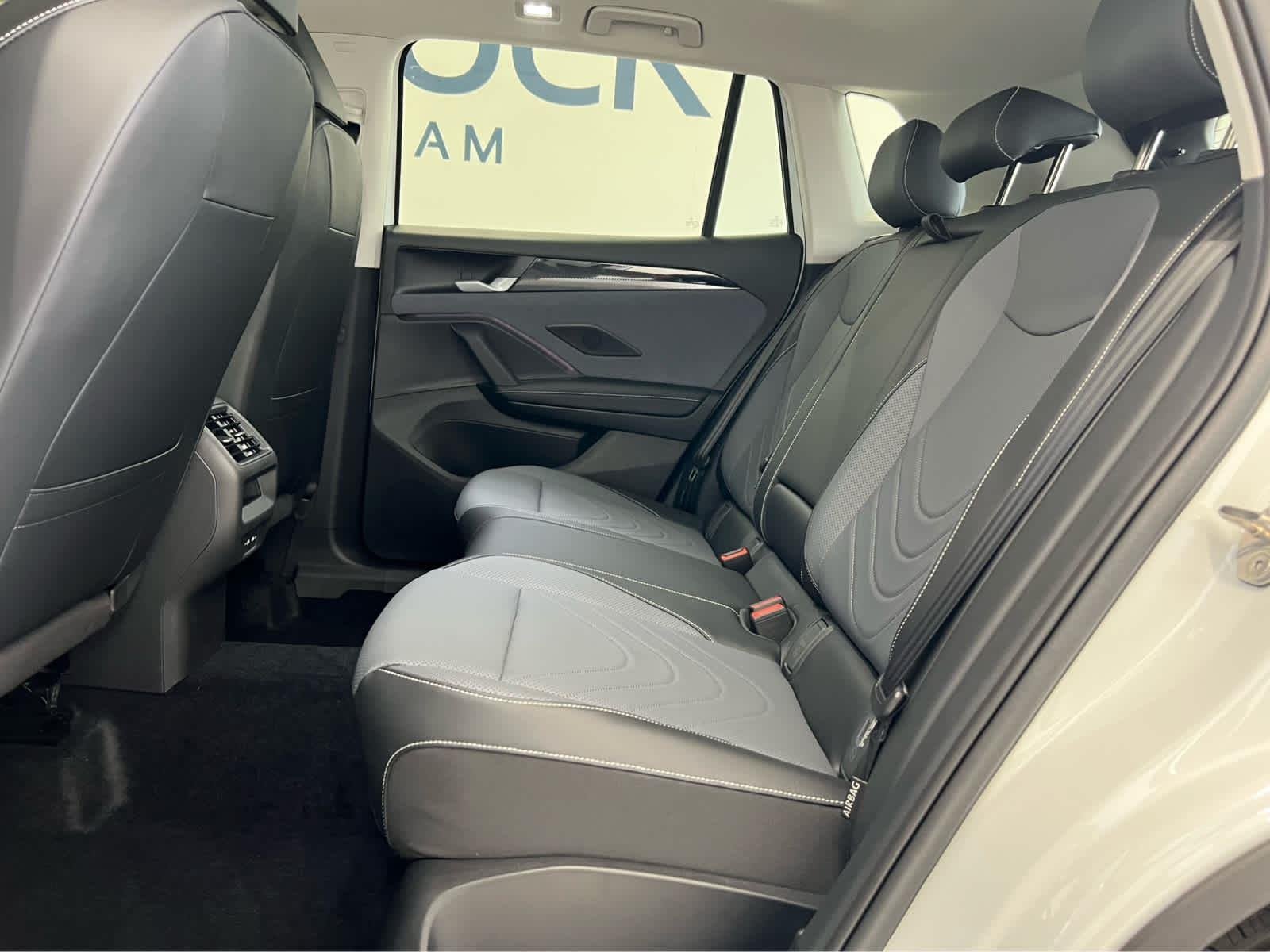 New 2026 Pure White Volkswagen SE image 24