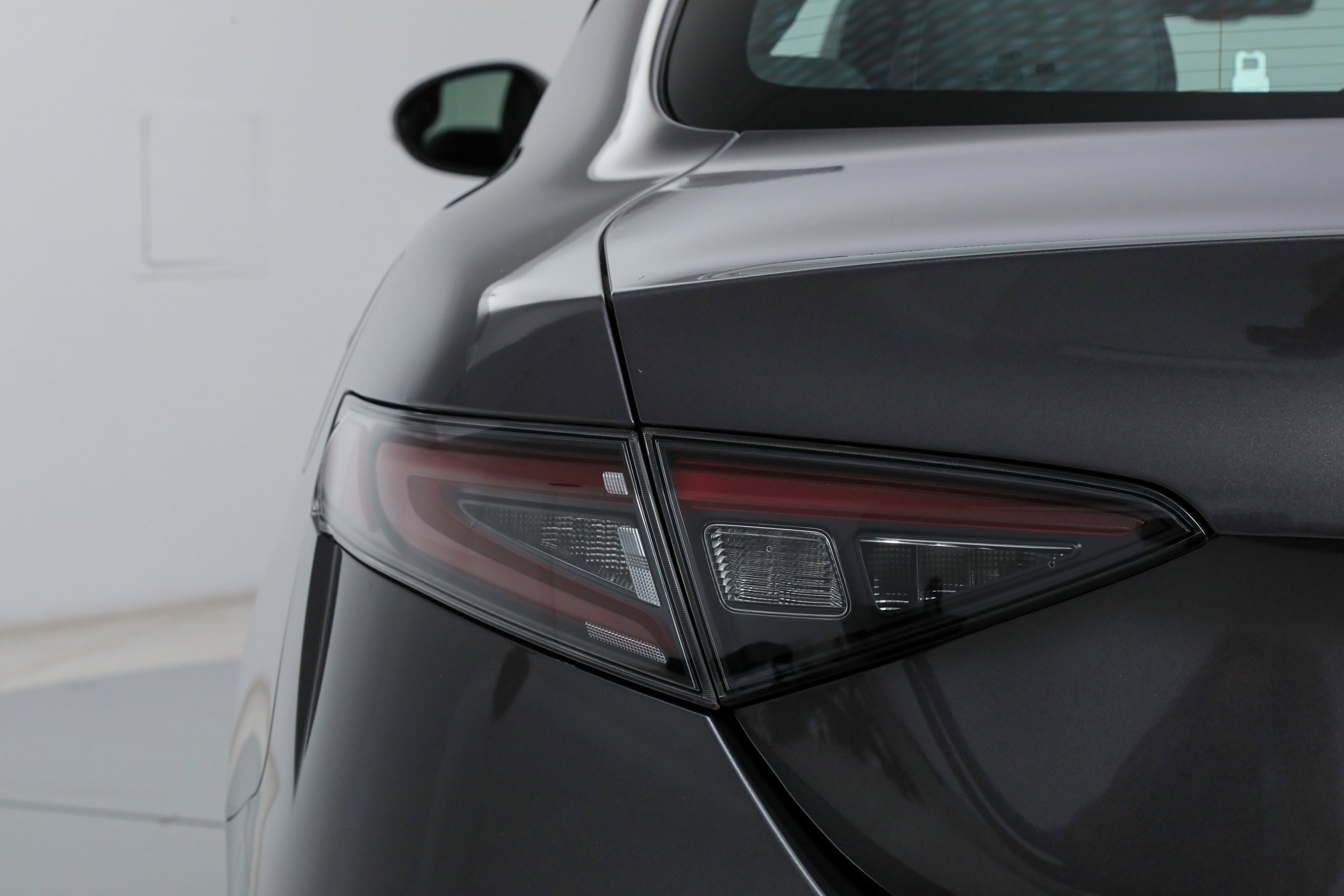 Used 2025 Gray Alfa Romeo  image 24