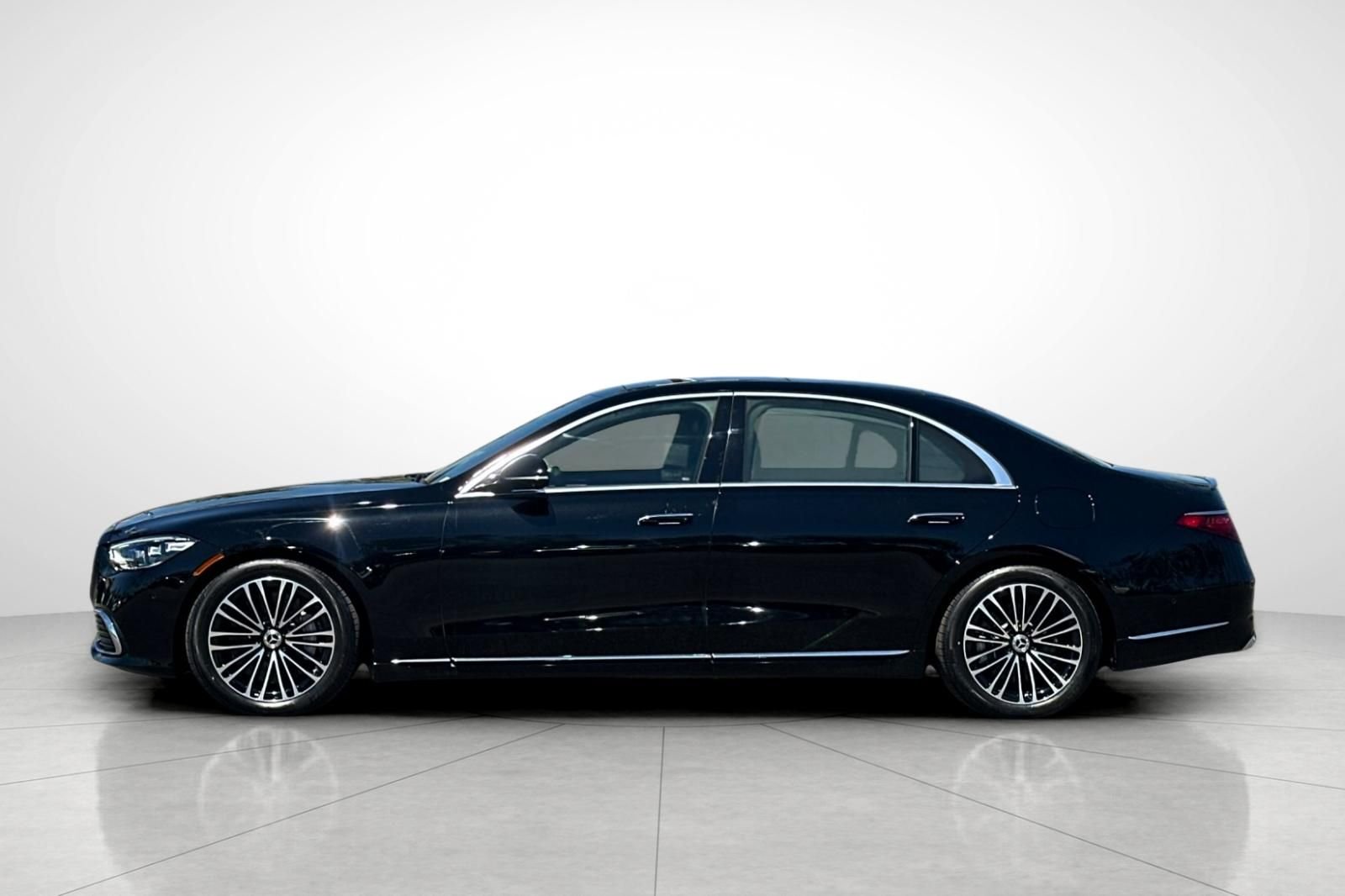New 2025 Black Mercedes-Benz S 580e image 33