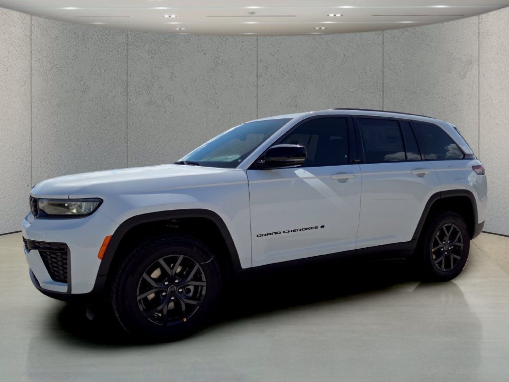 New 2027 Bright White Clear-Coat Paint Jeep Laredo Altitude image 11