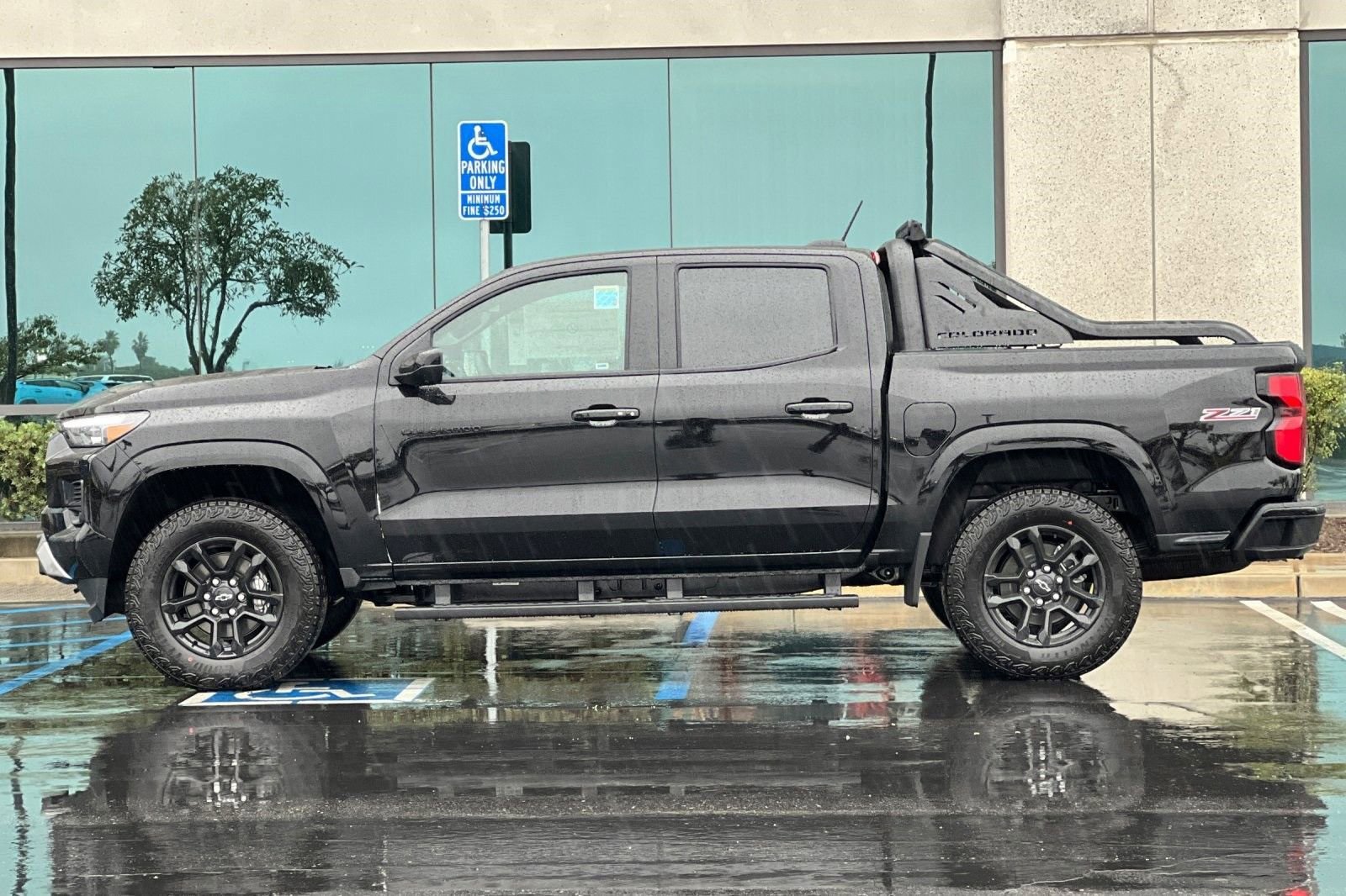 2025 Chevrolet Colorado Z71 - Photo 7