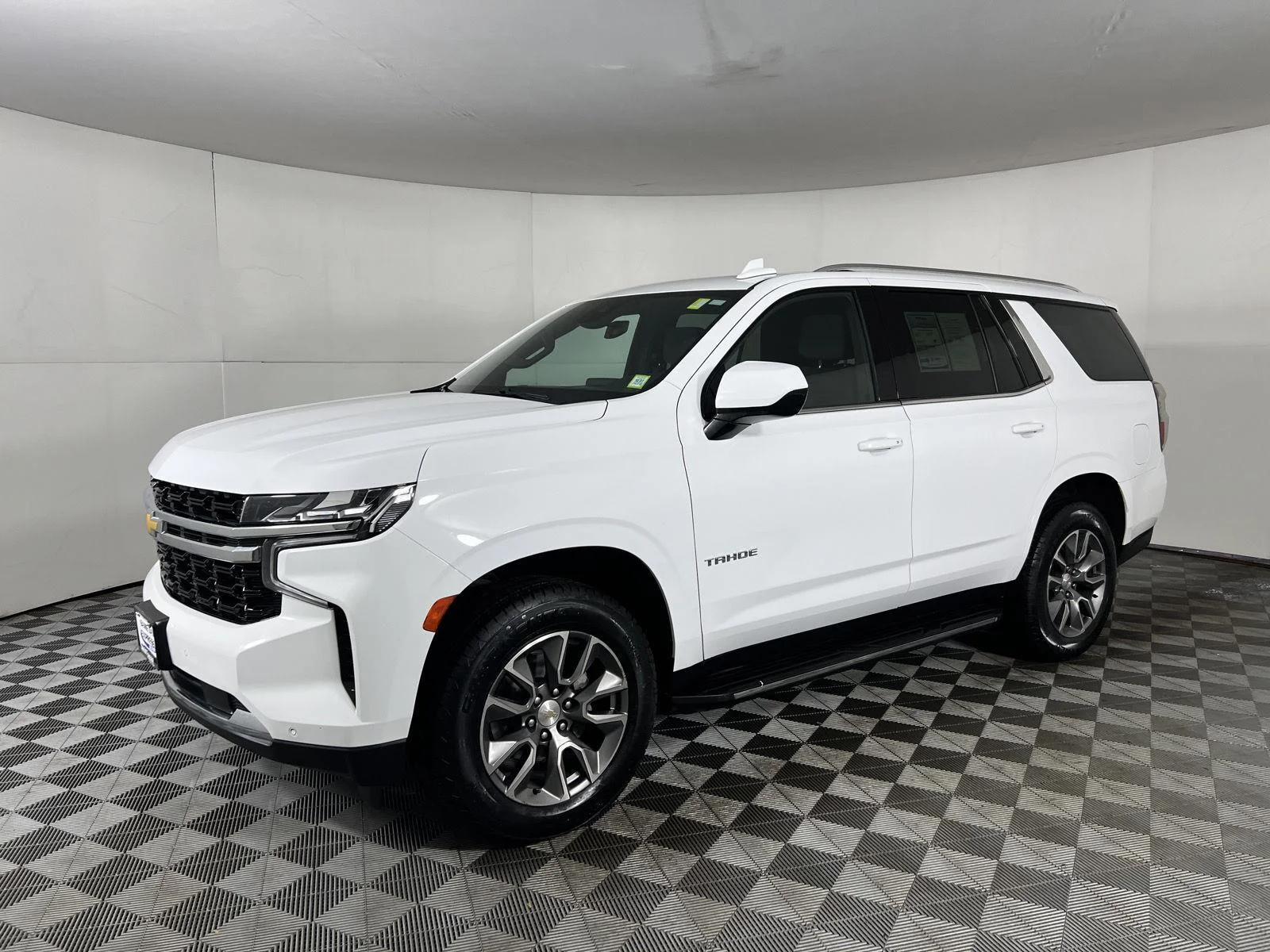 Used 2024 Summit White Chevrolet LS image 41