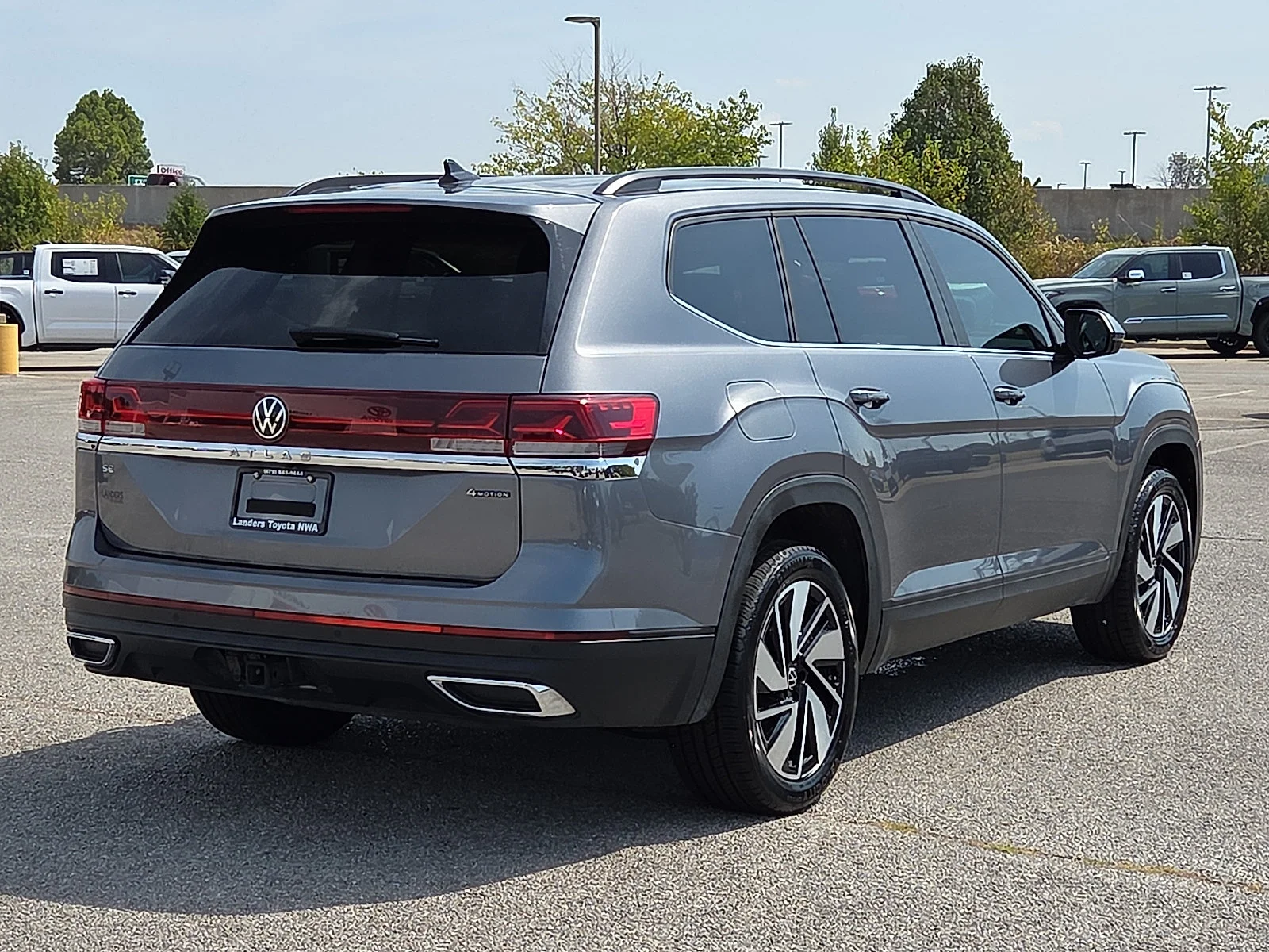 Used 2024 Platinum Gray Metallic Volkswagen 2.0T SE w/Technology image 5