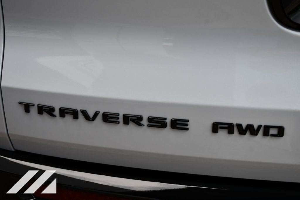 New 2027 Polar White Tricoat Chevrolet RS image 35