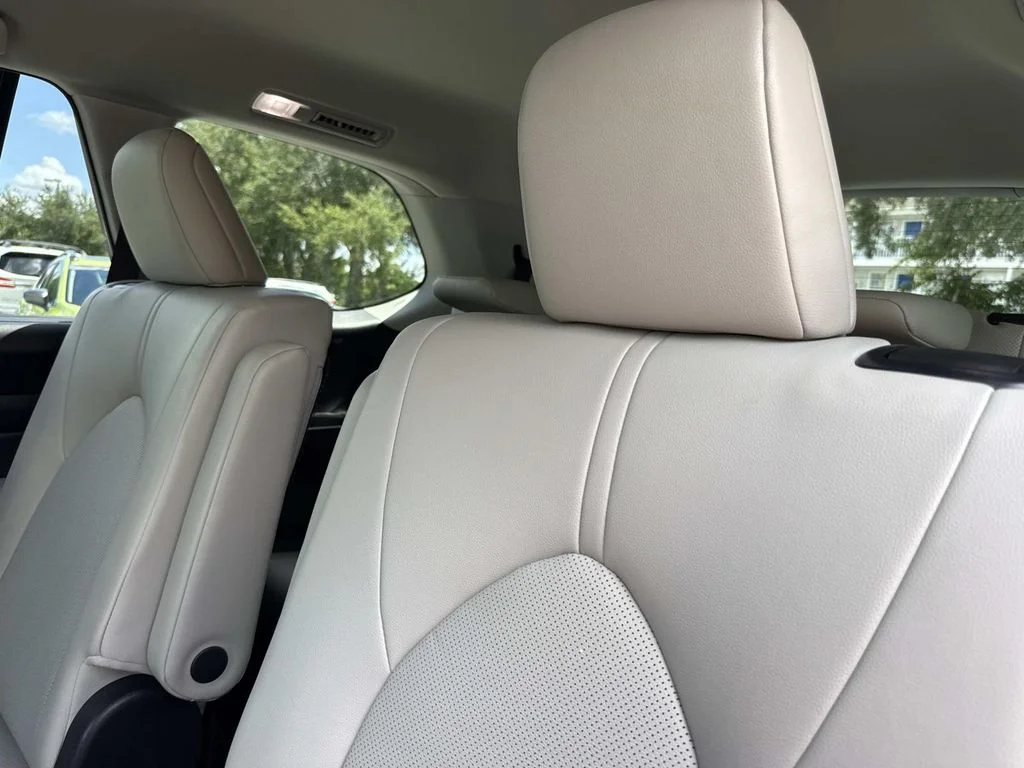 Used 2025 Silver Toyota XLE image 14