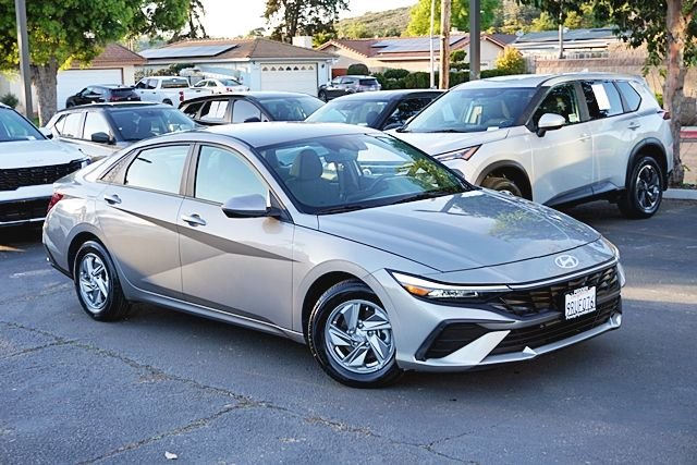 Used 2024 Gray Hyundai SE image 2