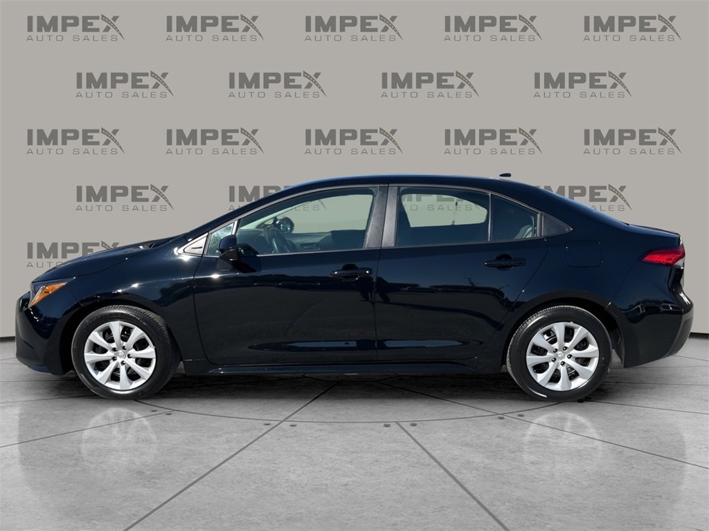 2025 Toyota Corolla LE photo 2