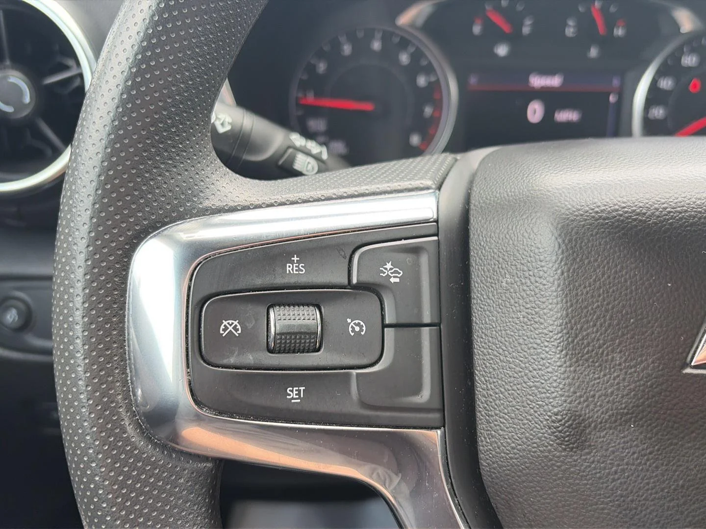 Used 2023 Summit White Chevrolet 2LT image 29