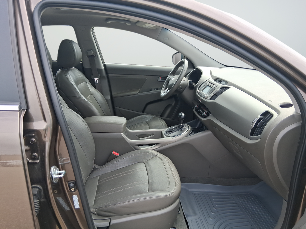 Used 2013 Beige Kia EX image 24