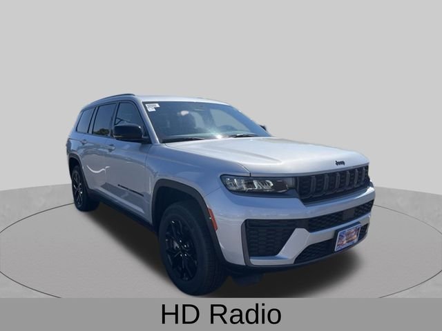 New 2026 Silver Zynith Exterior Paint Jeep Altitude image 10