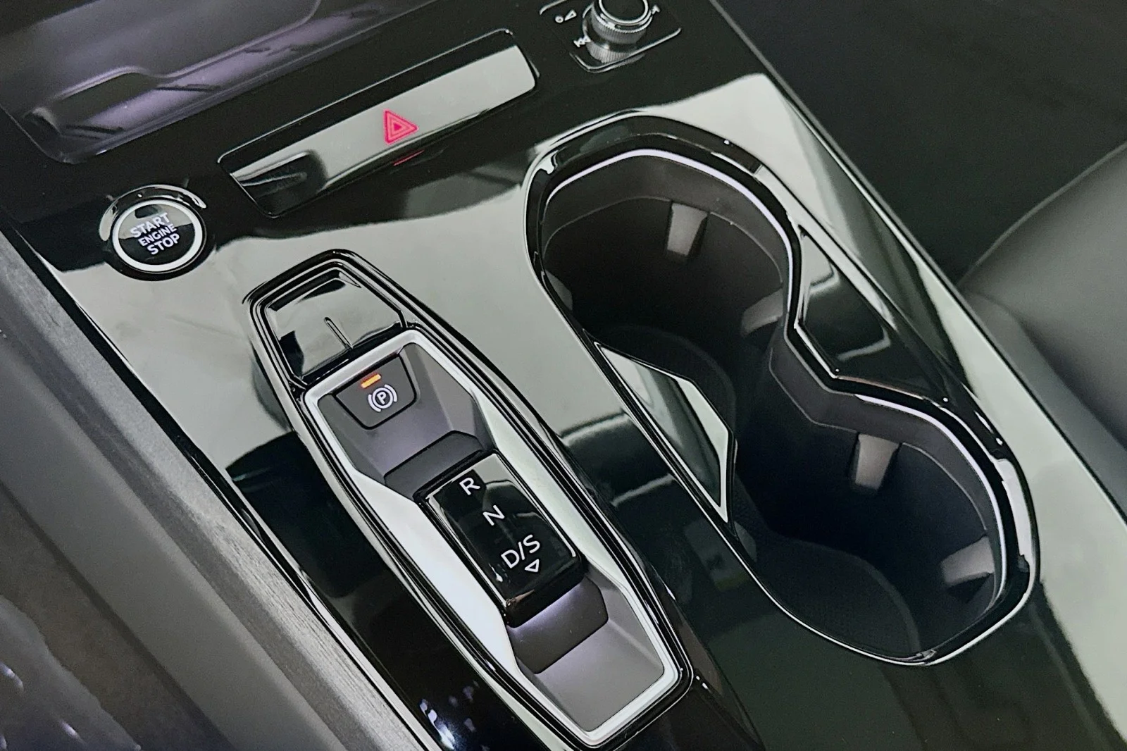 New 2026 Horizon Blue Metallic Audi Premium image 7