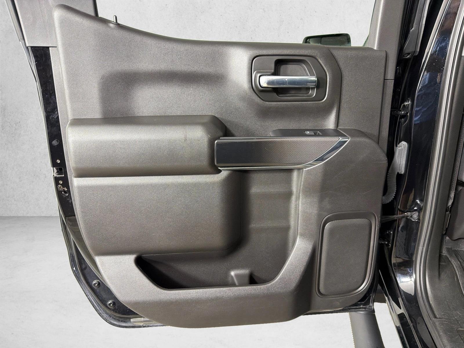 Used 2023 Black CHEVROLET  image 21