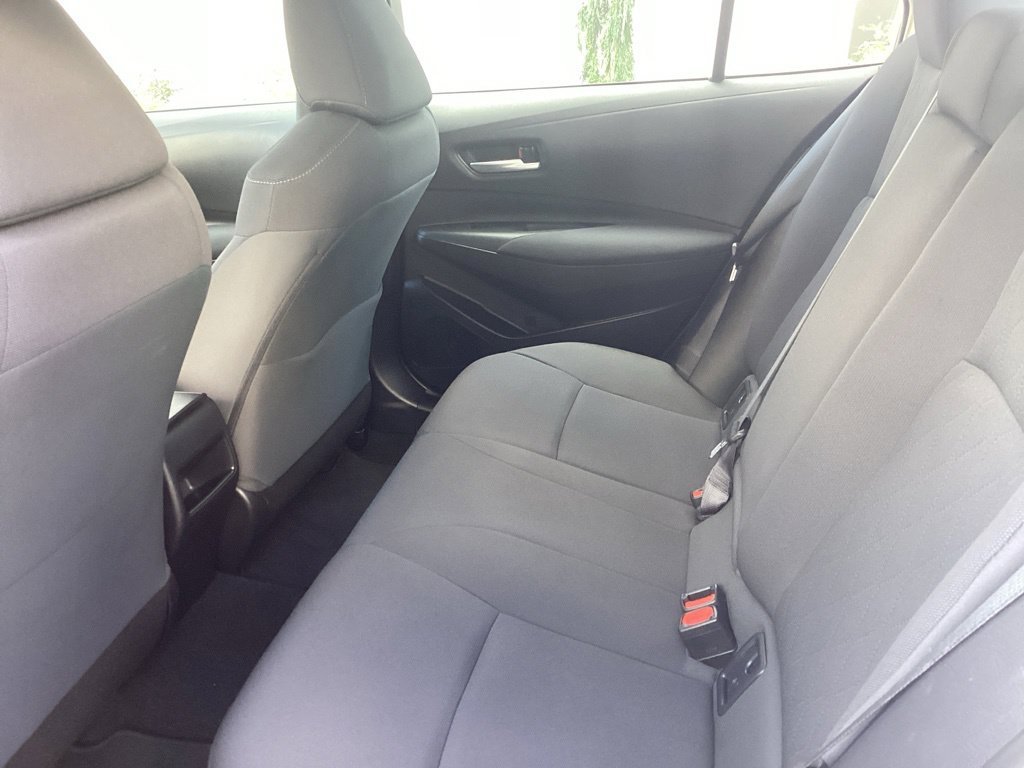 Used 2020 White Toyota LE image 4