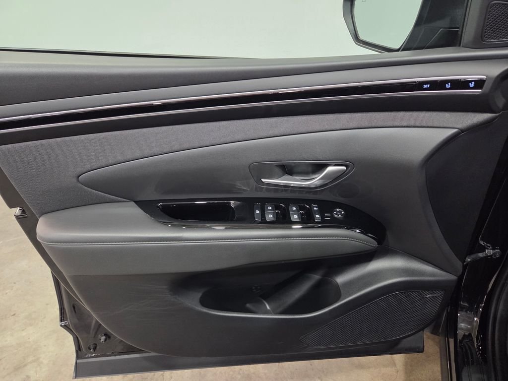 Used 2022 Phantom Black Hyundai Limited image 17