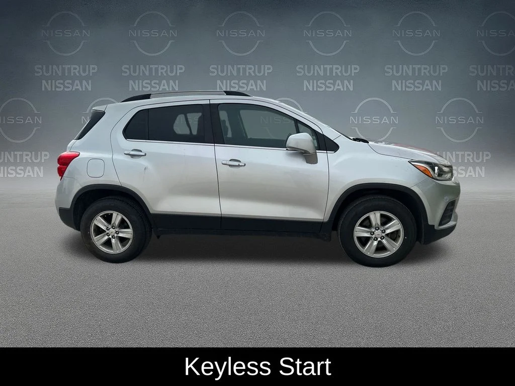 Used 2017 Silver Chevrolet LT image 7