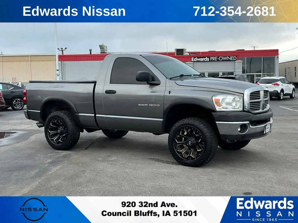 Used 2007 Gray Dodge SLT image 1