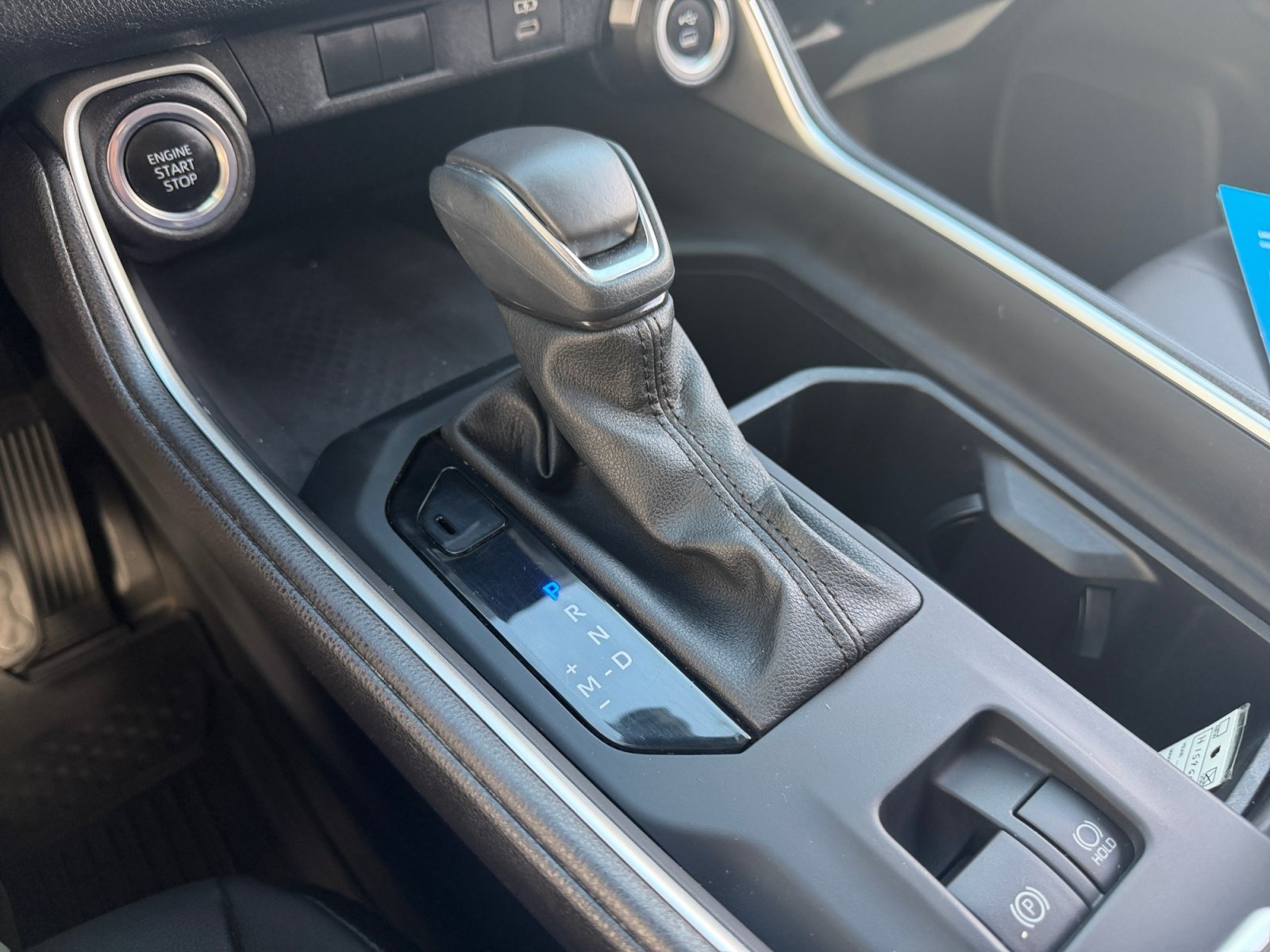 Used 2024 Cream Toyota XLE image 23