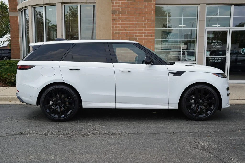 New 2026 Fuji White Land Rover Dynamic SE image 7