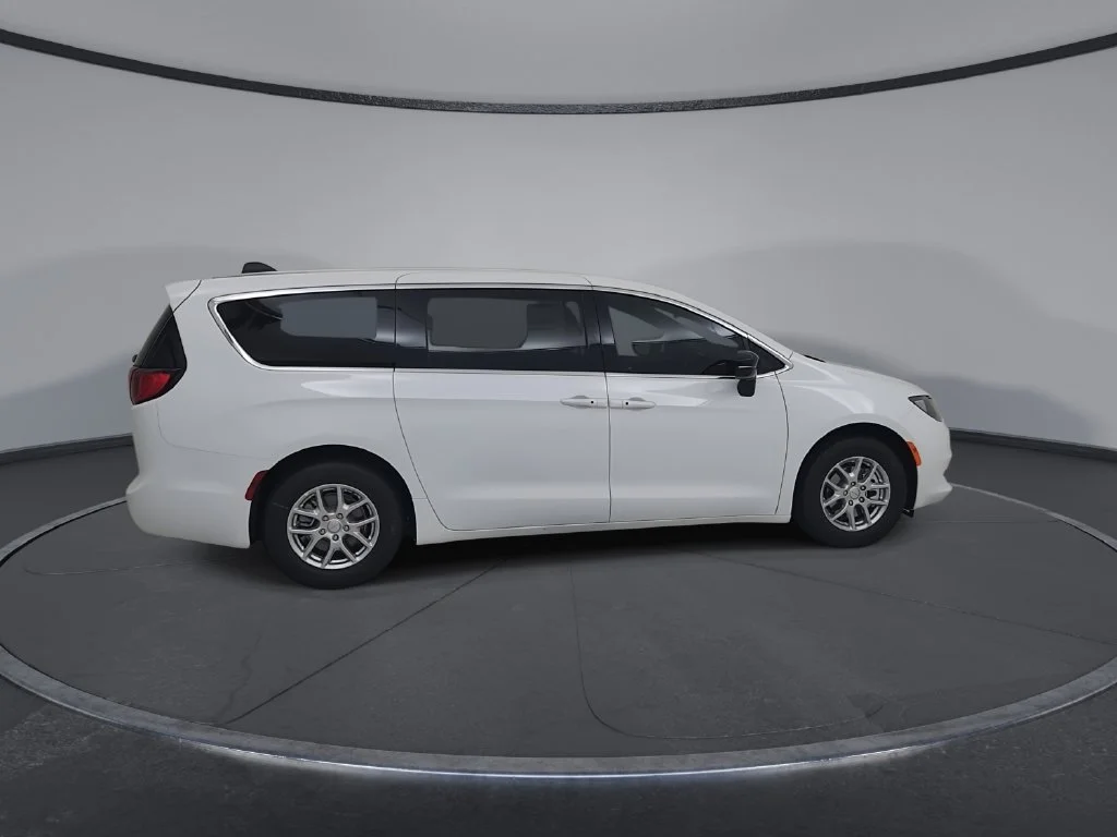 New 2027 Bright White Clear-Coat Paint Chrysler LX image 16