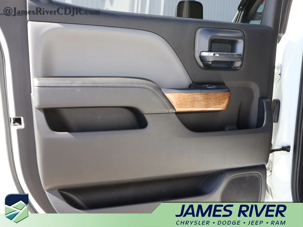 Used 2015 White Chevrolet LTZ image 16