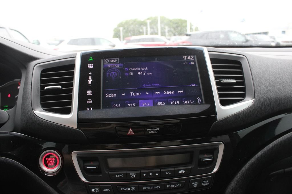 Used 2016 White Honda Elite image 17