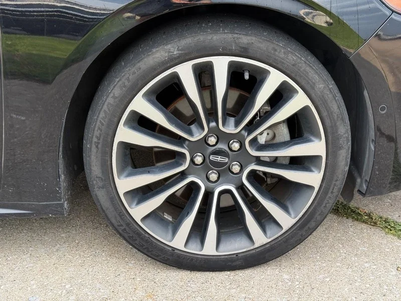 Used 2020 Black Lincoln Reserve AWD image 7