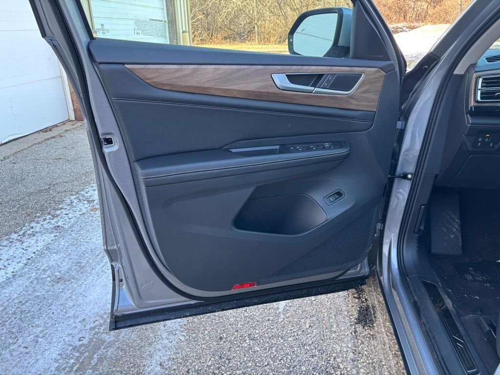 New 2026 Silver Volkswagen 2.0T SE w/Technology image 12