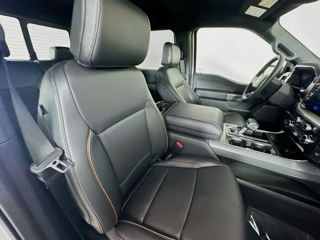 New 2026 Star White Metallic Tri-Coat Ford Lariat image 28