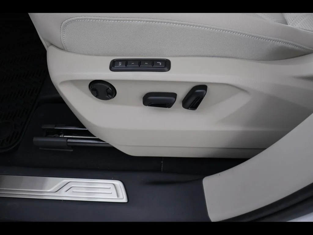 New 2026 White/off-white Volkswagen 2.0T SEL Premium R-Line image 16
