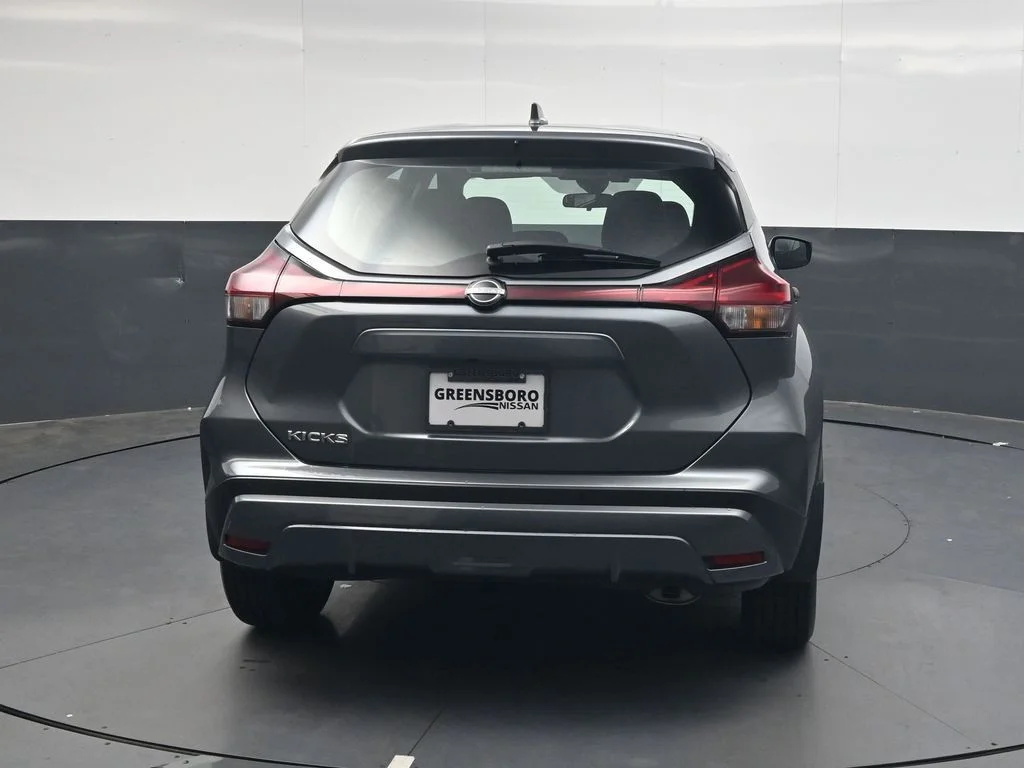 Used 2024 Gray Nissan S image 5