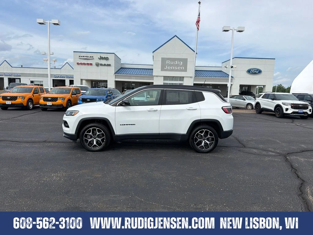 Used 2025 White Jeep Limited image 2