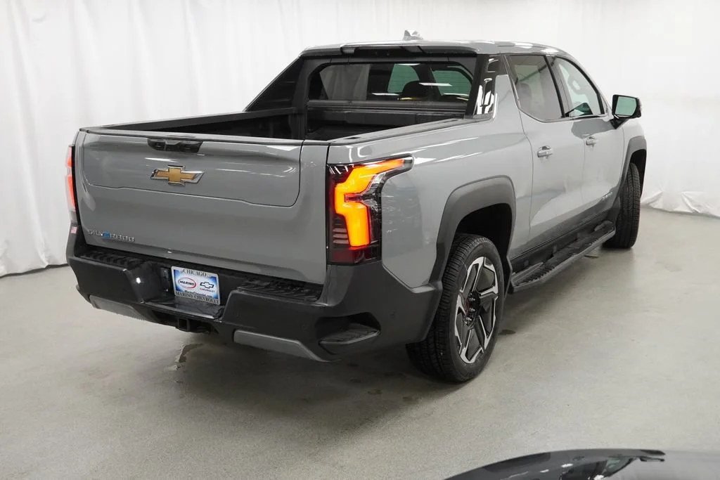 New 2026 Slate Gray Metallic Chevrolet LT - Max Range image 4