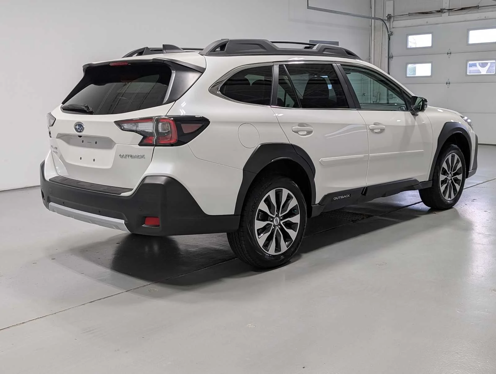 Used 2025 Crystal White Pearl Subaru Limited image 8