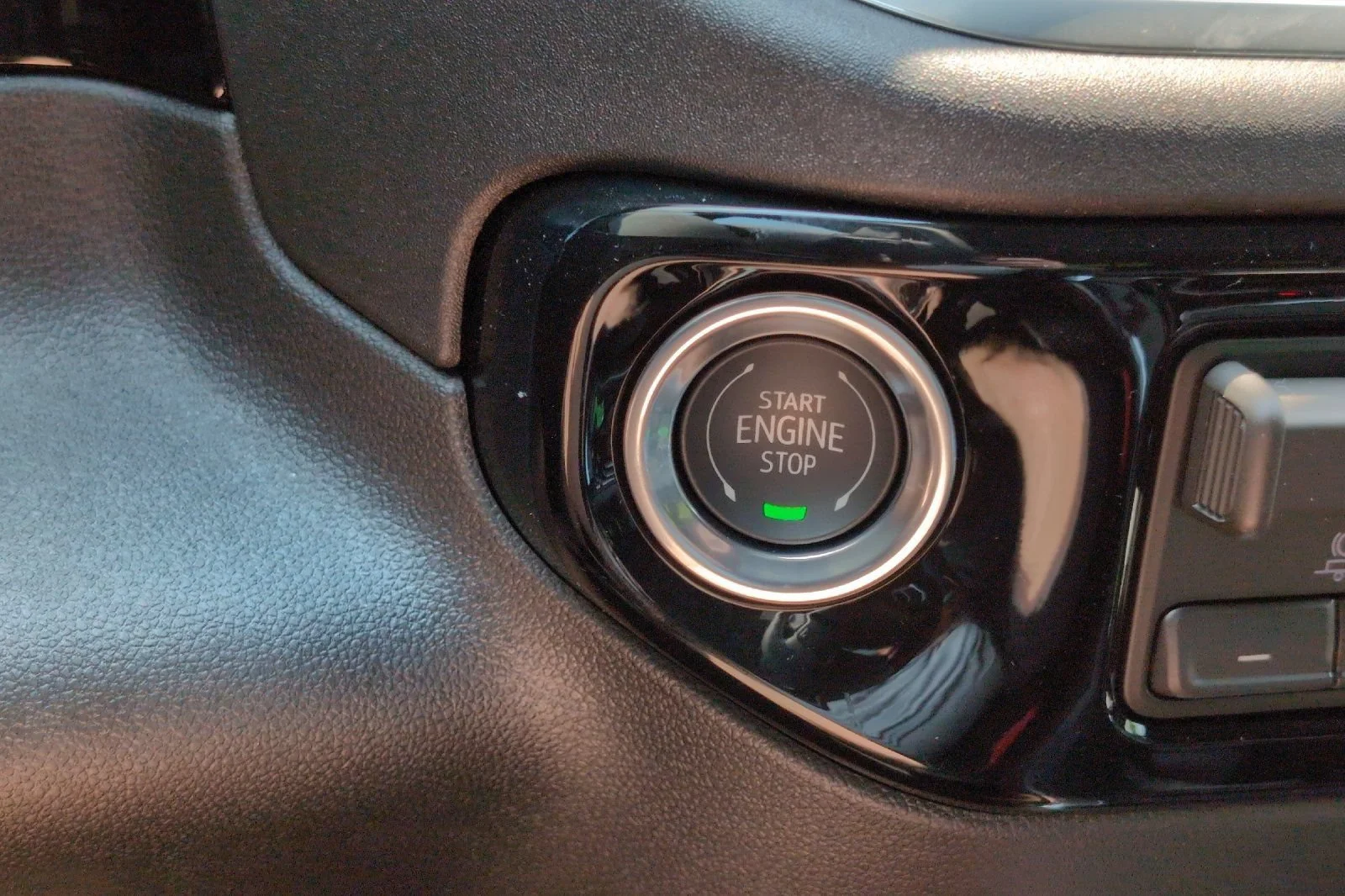 New 2026 Onyx Black GMC Elevation image 22