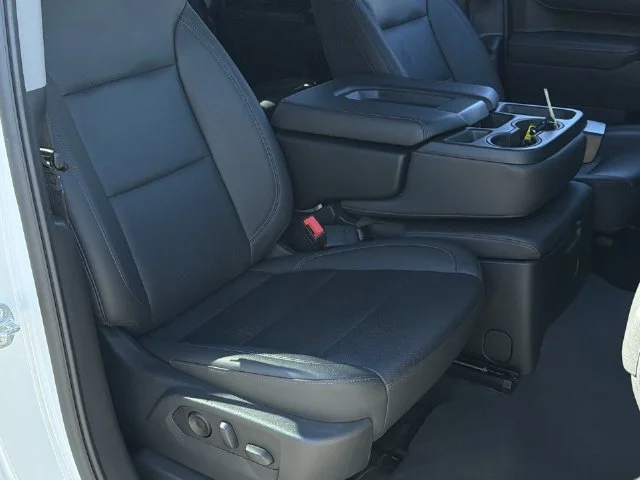 Used 2025 White GMC SLT image 33