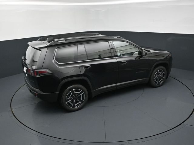 New 2026 Diamond Black Crystal Pearl-Coat Exterior Paint Jeep Limited image 18